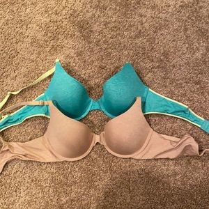 Victoria’s Secret Bras in a bundle of 2